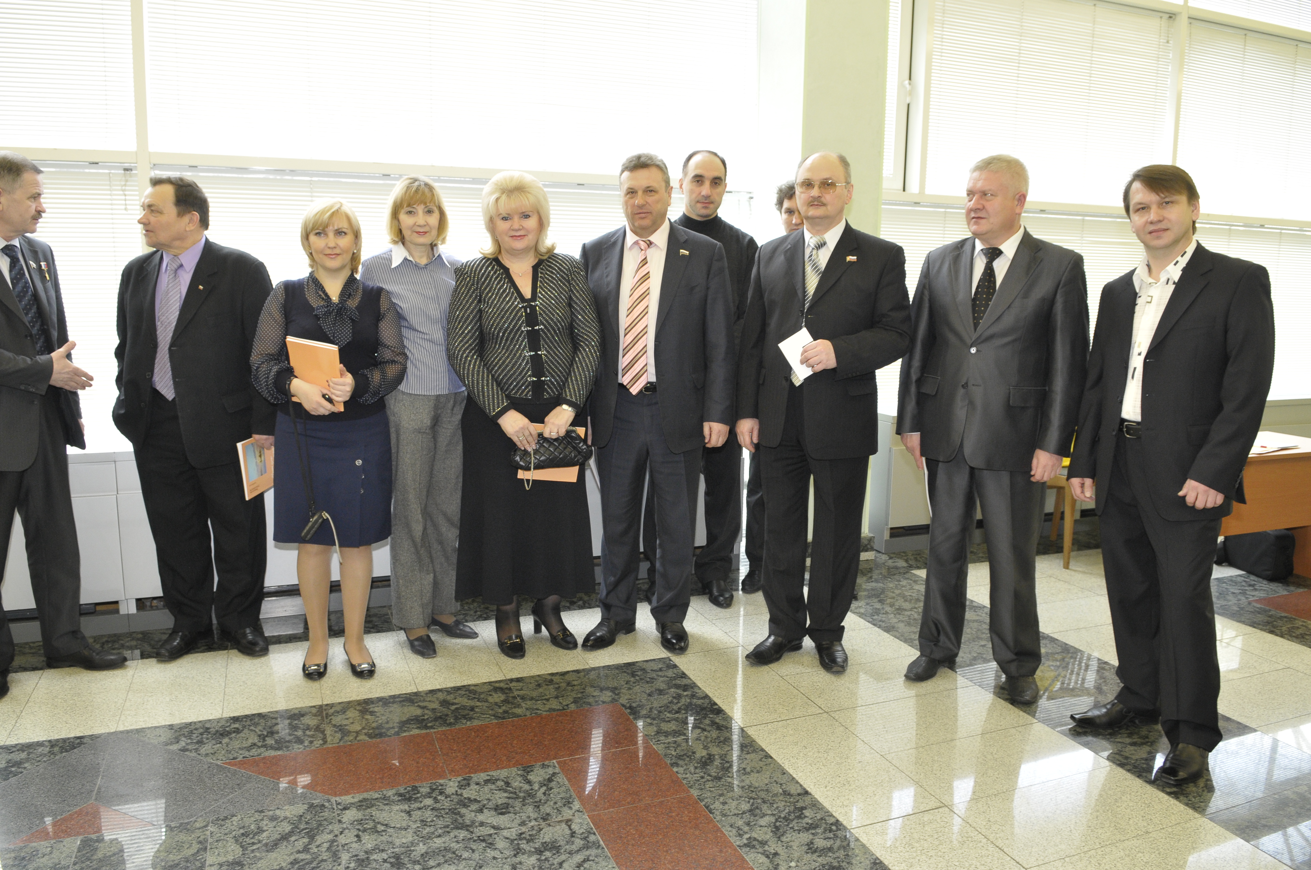 В Госдуме открылась выставка "Пейзажи родной страны"