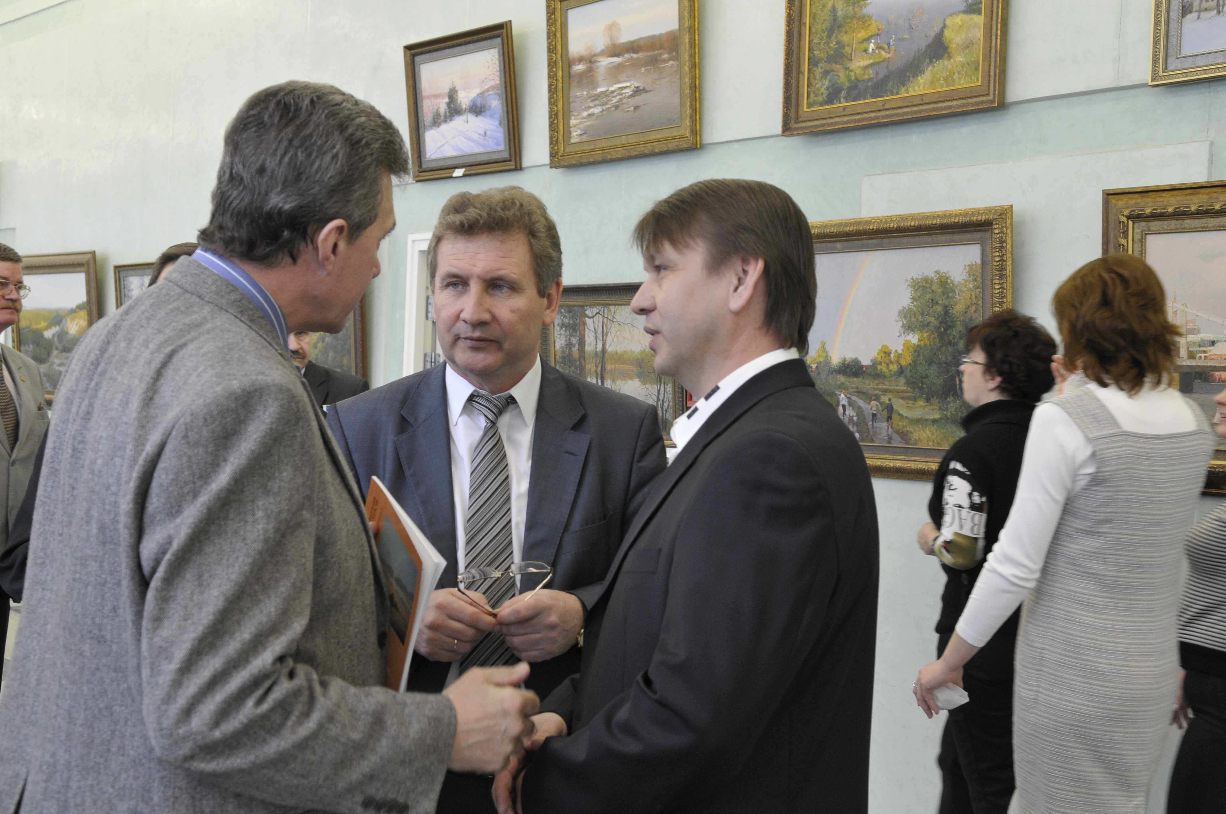 В Госдуме открылась выставка "Пейзажи родной страны"