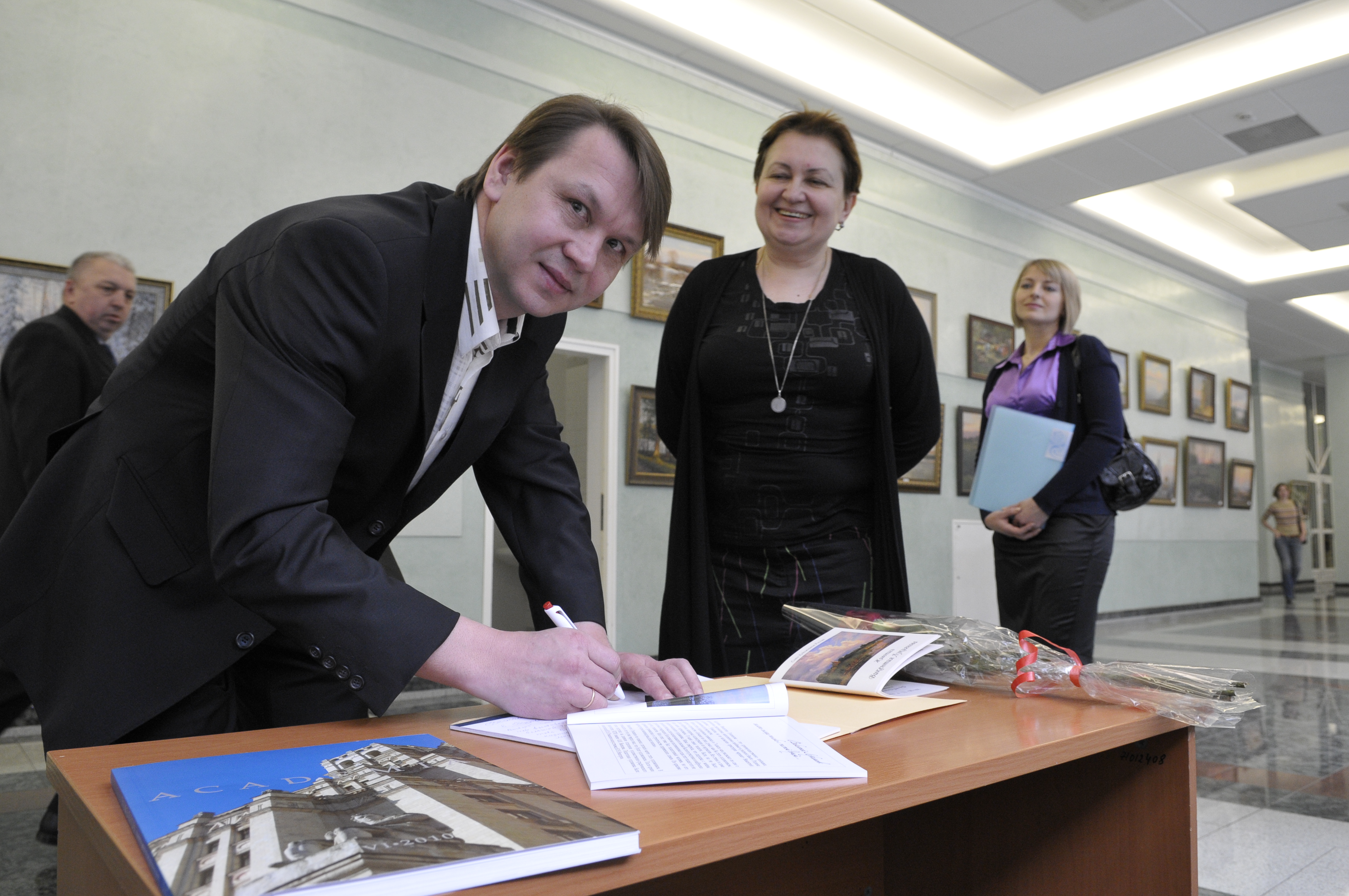 В Госдуме открылась выставка "Пейзажи родной страны"